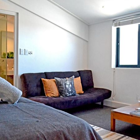 Central Modern Studio Apartment, Hermanus Waterfront Екстер'єр фото