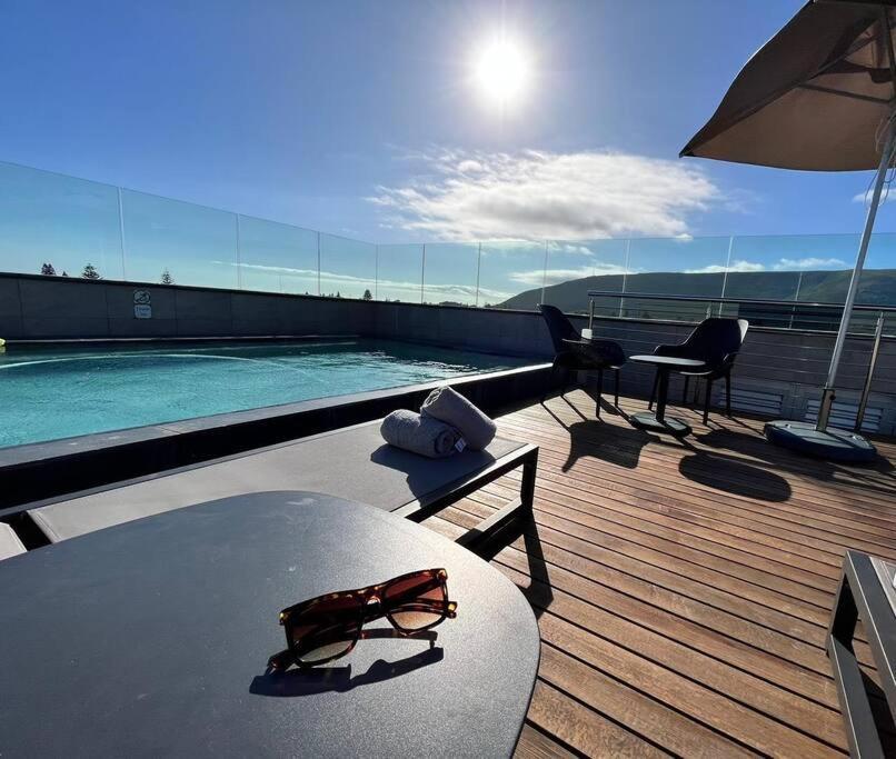 Central Modern Studio Apartment, Hermanus Waterfront Екстер'єр фото