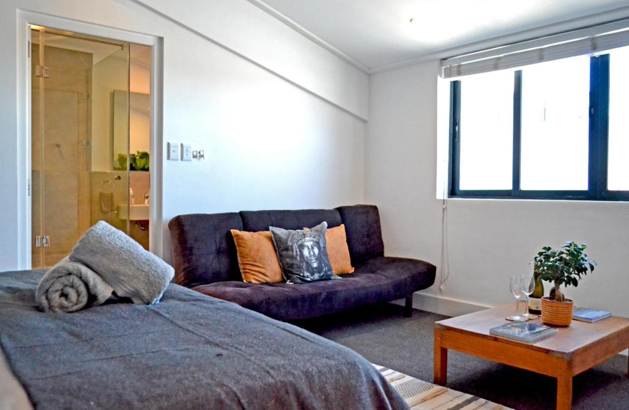 Central Modern Studio Apartment, Hermanus Waterfront Екстер'єр фото