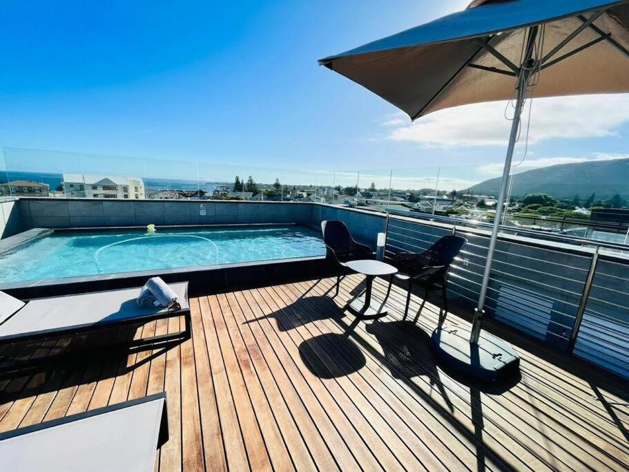 Central Modern Studio Apartment, Hermanus Waterfront Екстер'єр фото